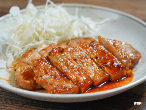 ポークステーキやトンカツなどに！「元気豚 ローススライス（厚切り）　100ｇ×2枚」　【T-010】