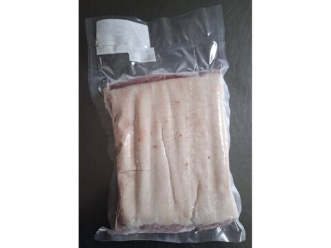 ジビエ　やわらか仔イノシシ【皮付き】　背ロースバラ　ブロック　680g