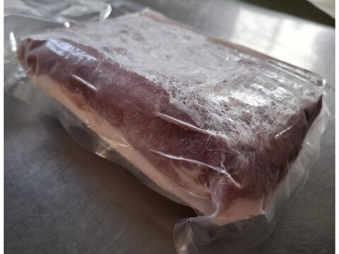 ジビエ　イノシシ　モモ　ブロック　590g