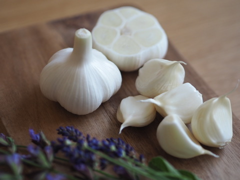 訳あり土付き「生にんにく」50玉【たくさん食べたい人向け】6月中旬以降お届け