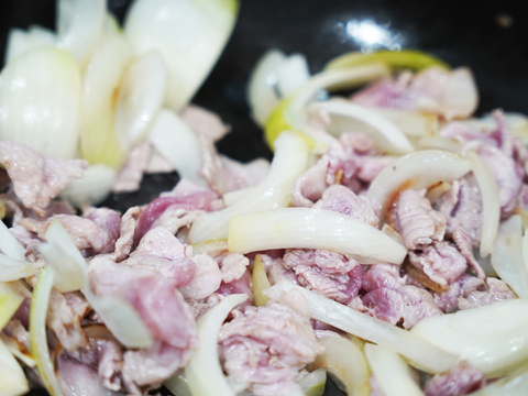 【自社牧場にて厳選！】国産ブランドポーク「だいじょ豚」 切り落とし800g｜豚 ぶた ポーク 焼肉 BBQ アウトドア キャンプ 国産 国産豚 ブランド豚