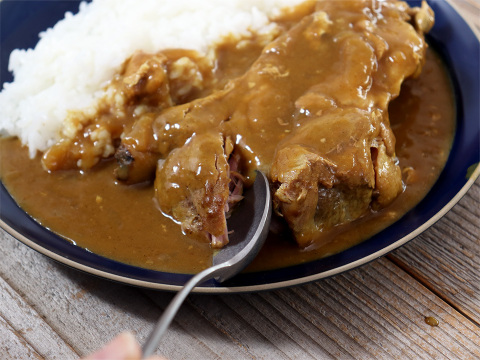 やわらか～くボイル済で便利！「元気豚 スペアリブ（ボイル済）　」2本入（約500ｇ前後）