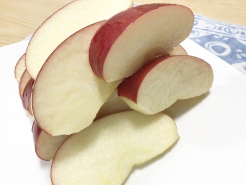 秋田ゆめあかり3キロ　　　今食べごろのりんごです。