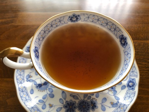 【母の日ギフト】オリーブリーブの紅茶とタルト