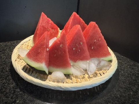 お得！【はね出しスイカ】（ご家庭用）規格外販売7kgセット