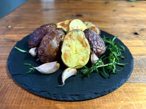 丸ごとローストが最高！ほくほく甘い『グラウンドペチカ』小ぶりサイズ | 五島産じゃがいも ２kg