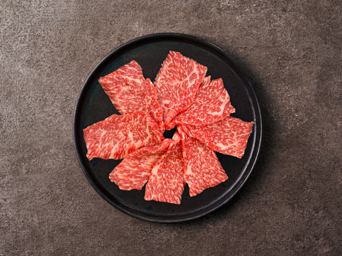 ＼ 新商品 ／ 焼肉用リブロース100g　口にいっぱいに広がる甘い脂と赤身の旨味♪