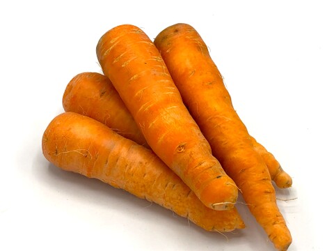 自然栽培で育った濃厚な味わいで昔ながらの人参らしい香りが特徴の「新黒田五寸人参」2㎏セット