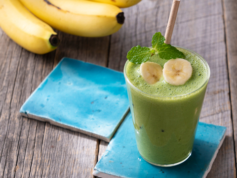 【母の日ギフト】スーパーフード「ケール」餃子＆無添加 旬搾り青汁グリーンジュース「いつまでも元気でいてね！」というメッセージを込めて