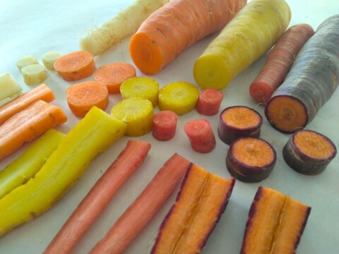 3kg🥕元気な彩り！食卓が盛り上がる！カラフルにんじん《農薬・化学肥料不使用》