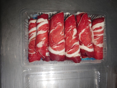 エゾシカバラ肉のしゃぶしゃぶスライス200g✕2P/C
個体により肉と脂のバランスは写真とは異なる事があります