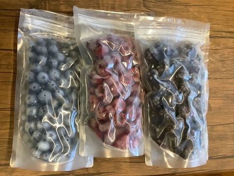 【3種冷凍ミックスベリーセット】冷凍ブルーベリー(300g)、冷凍ウルトララズベリー(250g)、冷凍ブラックベリー(300g)の欲張りセット！