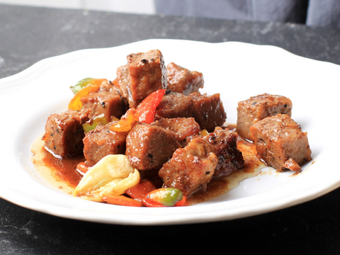 【 特盛！15%OFF 】さいころステーキ 600gセット　自然派グラスフェッドビーフをお手ごろな価格で♪