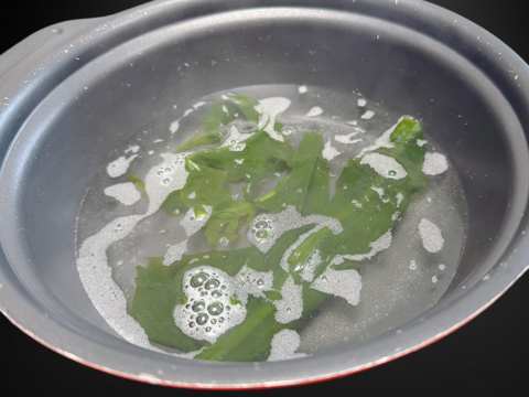 ~朝採れ新鮮~【生わかめ】寒い日はしゃぶしゃぶで！！(1kg/7~8人前程度)