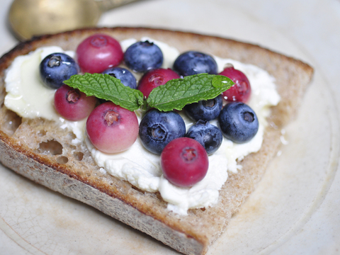 【生食用】　朝採り！旬のブルーベリー（ピンクレモネード入りミックス）１２５ｇ×４Ｐ  限定５箱