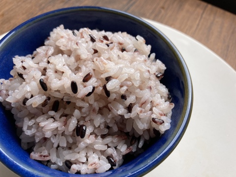 古代米(黒米)！白米に混ぜてもっちり！！
栄養満点！！1kg~