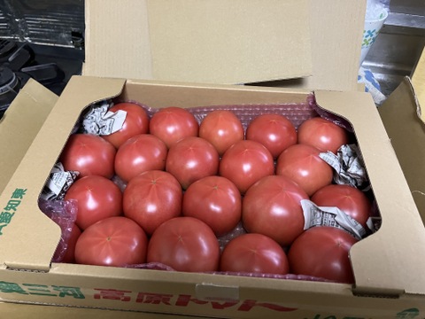今が旬!高原トマト80サイズ箱おまかせ size(収穫時期によってサイズが異なります)
