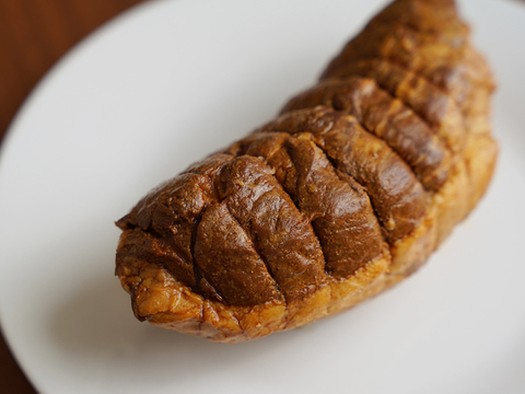 赤身を堪能！茨城で育った"だいじょ豚"の『とっくり焼豚』　１本