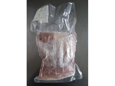 ジビエ　やわらか仔イノシシ【皮付き】　モモ 　ブロック　790g