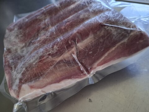 ジビエ　イノシシ　モモ　ブロック　880g