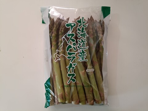 北海道十勝産『ばんばの堆肥で育てたアスパラ』グリーン【L～２L／800g】幸運の『馬蹄』さがしも楽しめるギフトBOXでお届け🍀