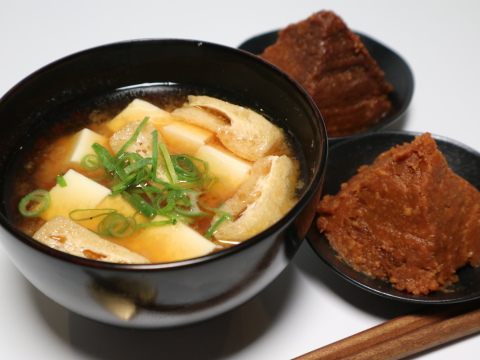 幻の大豆"八鹿浅黄(ようかあさぎ)"を100%使用したプレミアム無添加味噌(1年熟成) (650g) 大豆の豊潤な味と香りを感じられます。