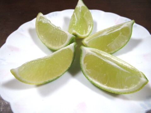 爽やかな香りで果汁たっぷり！ライム　1㎏　静岡県より産地直送