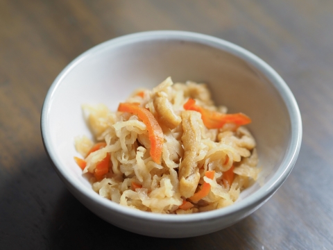 自然栽培で育った大根を天日干しした『切干大根(細)』（25g）