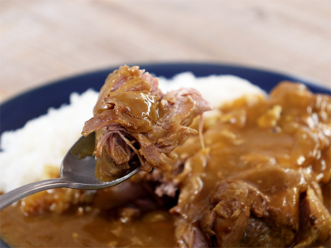 やわらか～くボイル済で便利！「元気豚 スペアリブ（ボイル済）　」2本入（約500ｇ前後）