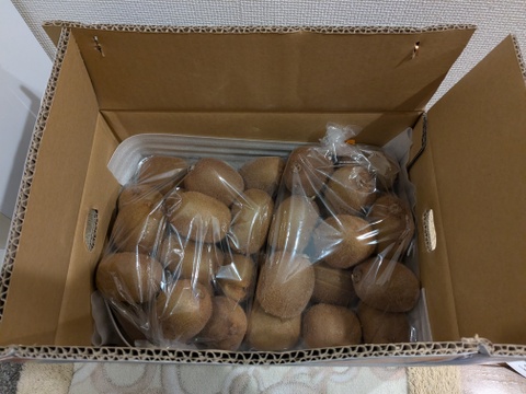 偏平キウイふる～つ M ４キロ【品種ヘイワード】）