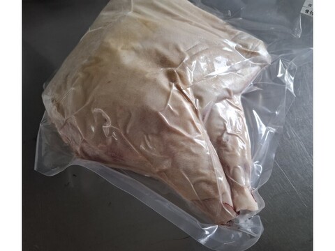 ◎！！大特価！！◎【丸焼き用　半身】やわらか仔イノシシ【皮付き・骨付き】4800g