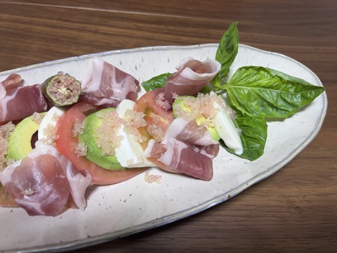 太陽をたっぷり浴びた露地栽培の
フィンガーライム
(少しのキズあります)　50g