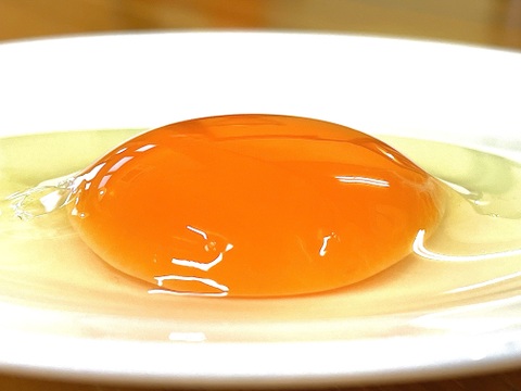 国産鶏種「もみじ」の卵黄のみを使用したなめらかプリン６個