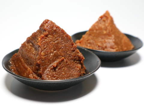 幻の大豆"八鹿浅黄(ようかあさぎ)"を100%使用したプレミアム無添加味噌(長期熟成) (200g) 大豆の豊潤な味と香りを感じられます。