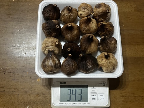 売り切り　お値下げ価格　22 自然栽培　黒にんにく 人気　たっぷり32個
令和7年度新物　食べやすくて美味しい