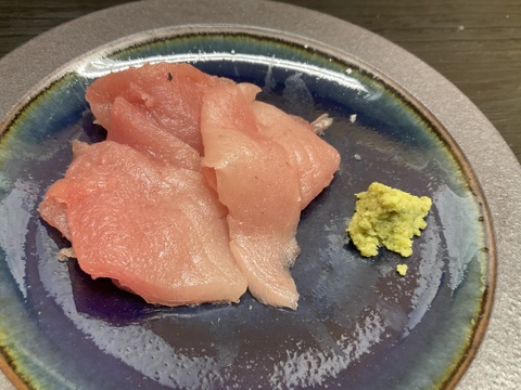 【冬は旨すぎる】コシナガマグロ/バケ/本マグロに似た姿と味/脂のり抜群/原体4kgの1/4【腹】【今だけ生】