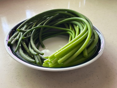 【農薬不使用】お得！ 希少なニンニクの芽1kg！　ニンニクのおまけ付き！ 着日指定に対応！