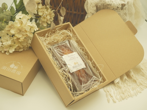 濱田農場　いちじく果肉とドライフルーツを練りこんだ特製パウンドケーキ　化粧箱入