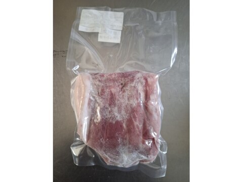 ジビエ　やわらか仔イノシシ【皮付き】　モモ 　ブロック　310g