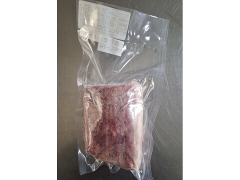 ジビエ　やわらか仔イノシシ【皮付き】ロース　ブロック　180ｇ