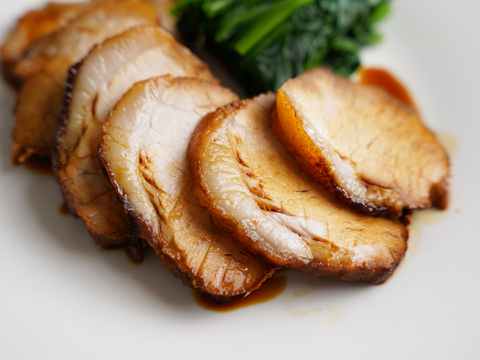 赤身を堪能！茨城で育った"だいじょ豚"の『とっくり焼豚』　１本