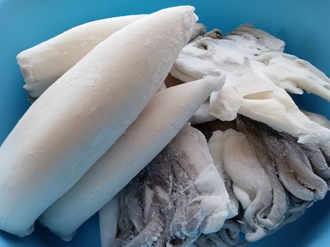 【関門海峡産】刺身用紋甲、甲イカ混合の身と下足♪ミミ付きで60サイズ箱いっぱいに