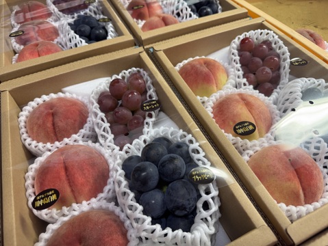 【福袋2025】☆桃とぶどうの詰め合わせ☆2kg箱贈答用