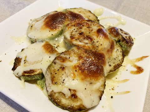 【お得なまとめ買い！！】ほぼ自然栽培！！夏が美味しい定番のズッキーニ！！