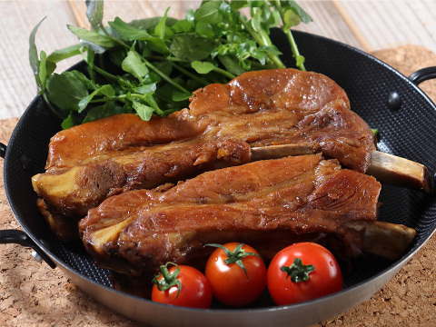 やわらか～くボイル済で便利！「元気豚 スペアリブ（ボイル済）　」2本入（約500ｇ前後）