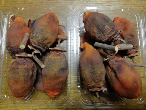 【天日干し】令和７年産干し柿(６００ｇ前後、冷凍保存)　２パック【農薬化学肥料不使用】【あわせ買い可】【熨斗(のし)対応可】６０サイズ箱