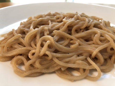 もっちもちの食感！自然栽培で育った玄米の旨味たっぷりのおいしい米めん（細麺）100ｇ