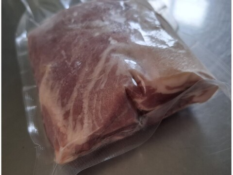 ジビエ　やわらか仔イノシシ【皮付き】カタロース　ブロック　400g