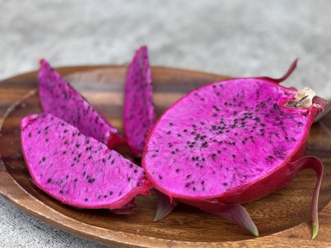 ★激レア品種★【冷凍ドラゴンフルーツ(桃肉種)】真空冷凍で旬の味、栄養素をそのままギュッと閉じ込め！　100g×5ﾊﾟｯｸ(計500g)