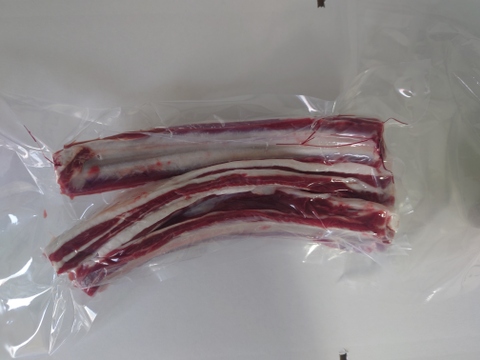 数量限定エゾシカスペアリブ1パック500g以上（3〜5本）
長さや本数に違いがあります